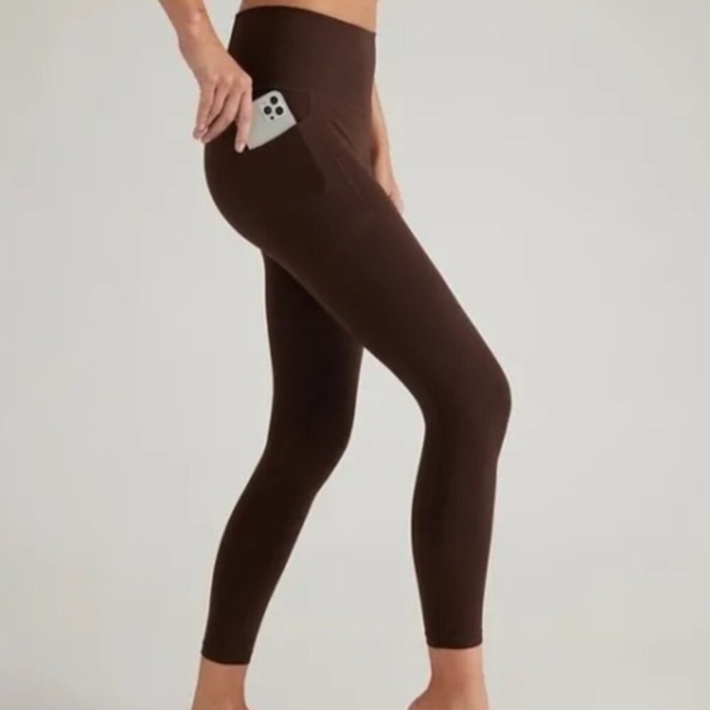 NWT Athleta Salutation Stash 7/8 Tight Espresso Size Small